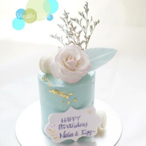Petals Buttercream Cake - Image 4